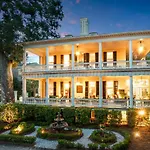 Governor\'S House Inn
