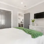 The Santee Suite At 122 Spring