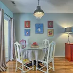 Charleston Townhome About 13 Mi To Sand And Surf!