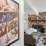 Pet-Friendly, Fully Fenced Backyard, 20-Min To Chs