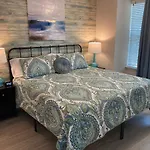 King Bed Pool Trendy Nbhd Sea Turtle