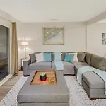 5 Min To Beach—King Beds