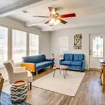 Charleston Home With Porch - 3 Mi To Folly Beach!