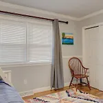 Charming Home Near Folly & Downtown Charleston