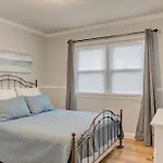 Charming Home Near Folly & Downtown Charleston