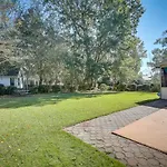 North Charleston Home Near Shopping And Dining!