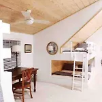 Liz Lane Cottage- Entire Guesthouse