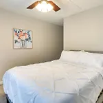 Charming North Charleston Townhome - Pets Welcome!