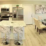 Chic Oasis: 3Br, 2Ba, Private Deck