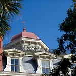 Wentworth Mansion
