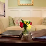 Fulton Lane Inn