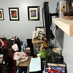 Bernie\'S Residence