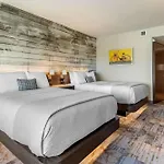 Cambria Hotel Charleston Riverview