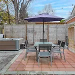Renovated Charleston Oasis Mins To Dtwn And Beach