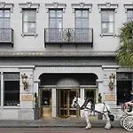 Market Pavilion Hotel