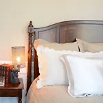 Gentry Hotel By Redawning