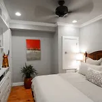 Gentry Hotel By Redawning