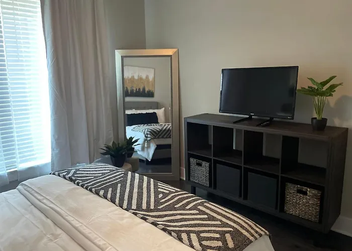 Cozy Apartment In West Ashley With Queen Bed And Queen Sleeper Sofa