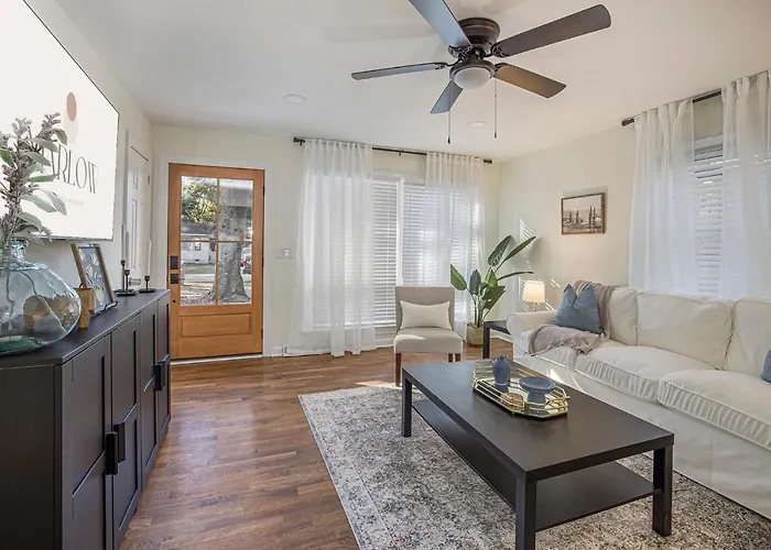 Park Circle Home With Private Yard And Grill