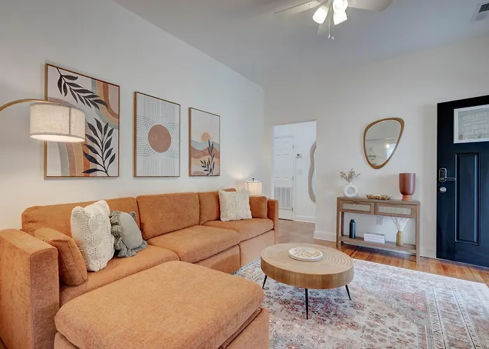 Peaceful Park Circle Getaway
