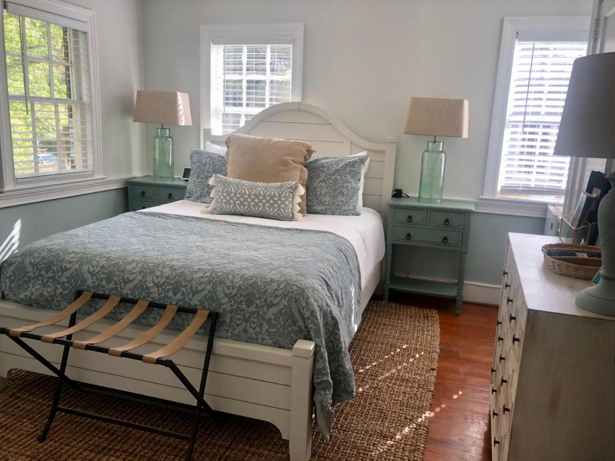 Inn Daybed With Trundle In The Beautiful Ashley Inn 4 Blocks From King St Charleston