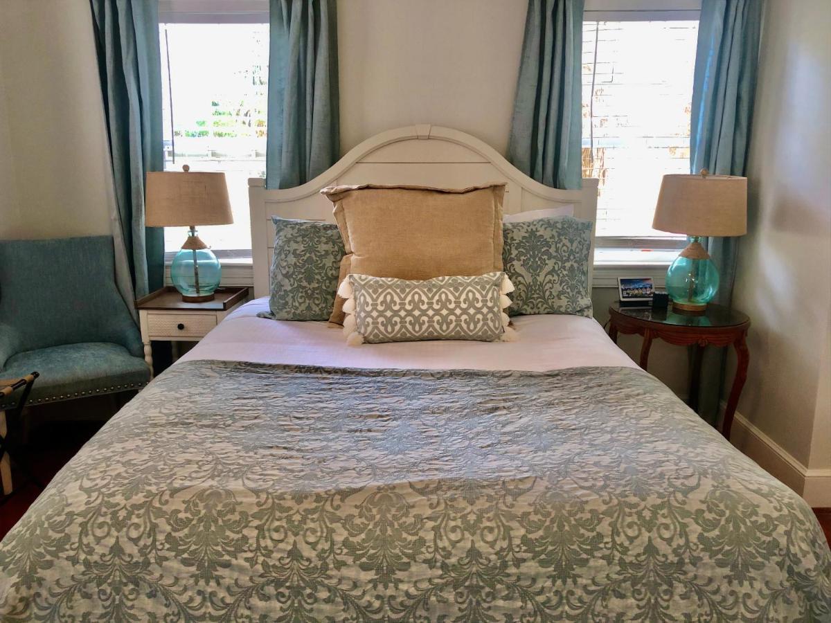 Daybed With Trundle In The Beautiful Ashley Inn 4 Blocks From King St Charleston