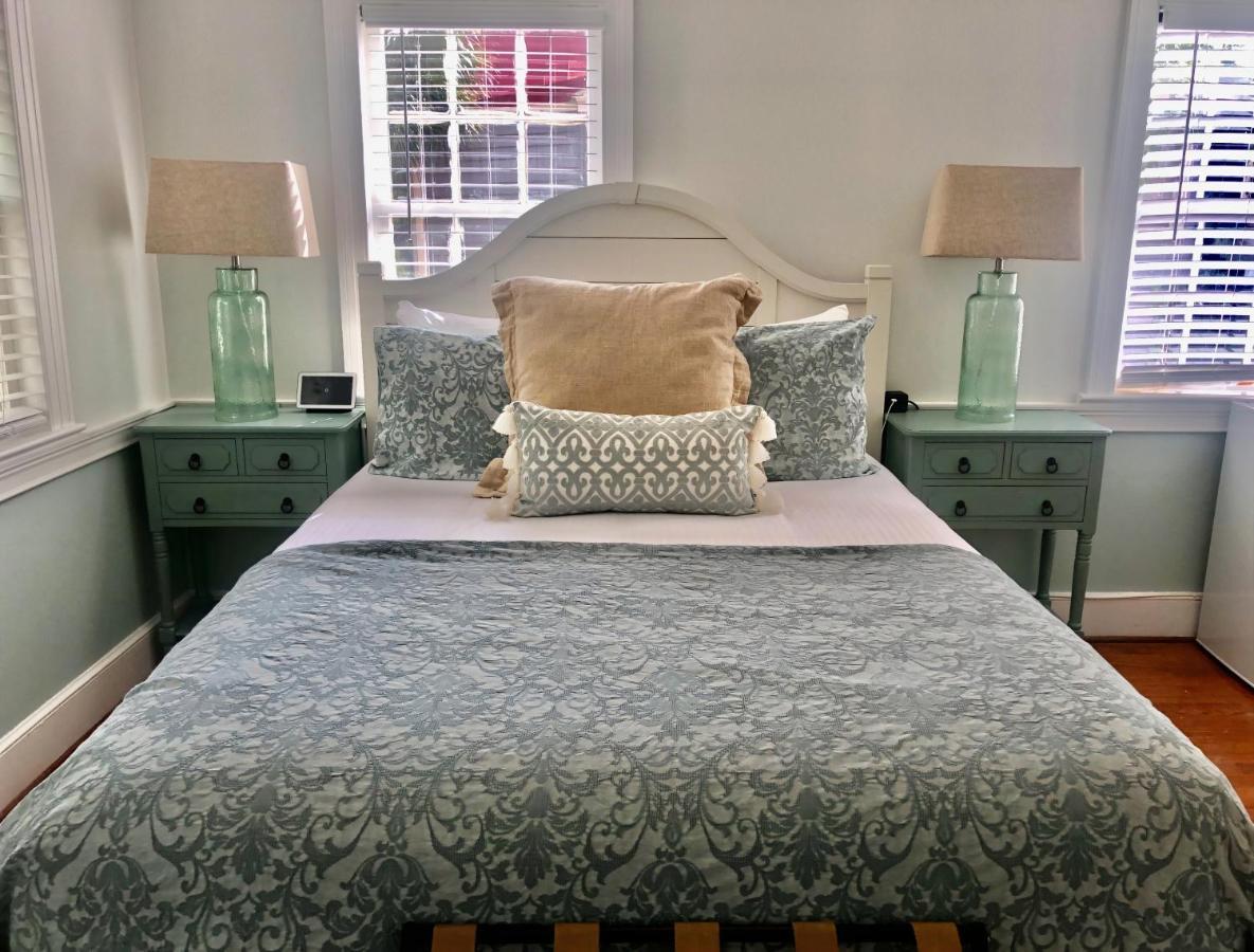 Daybed With Trundle In The Beautiful Ashley Inn 4 Blocks From King St Inn Charleston
