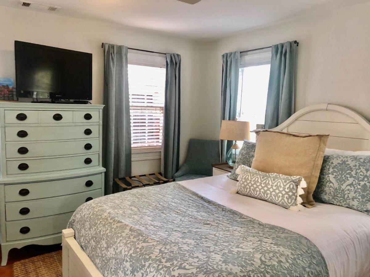 Daybed With Trundle In The Beautiful Ashley Inn 4 Blocks From King St Inn 3*