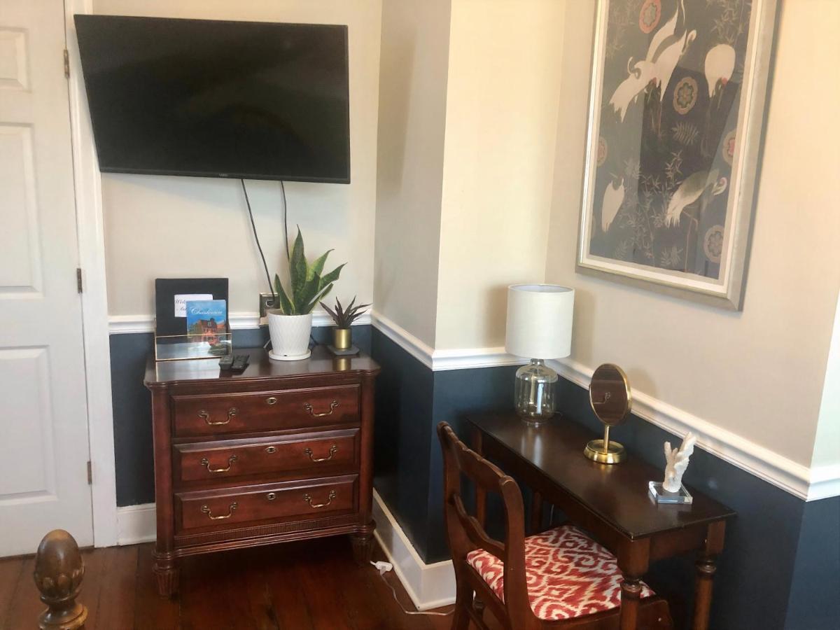 Daybed With Trundle In The Beautiful Ashley Inn 4 Blocks From King St Inn 3*