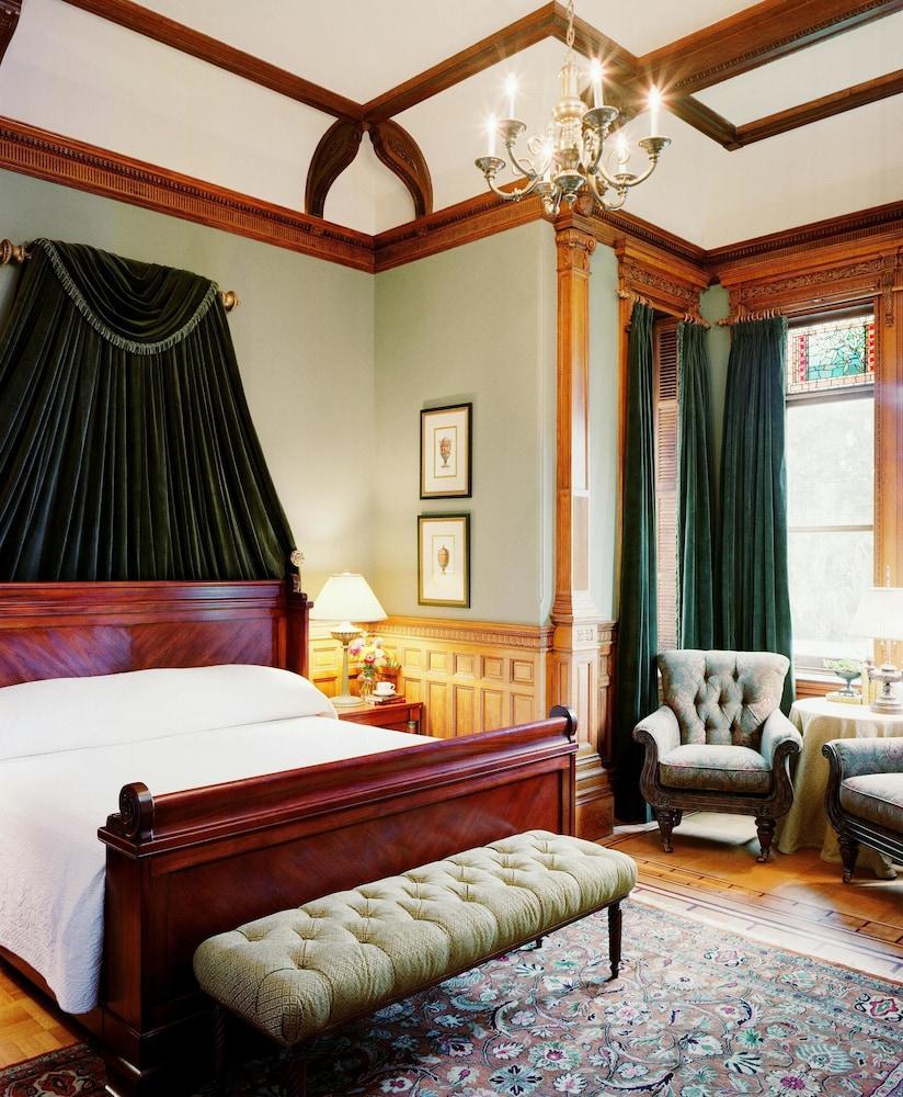 Wentworth Mansion Hotel