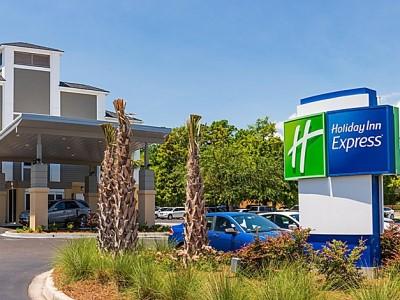 Express Us Highway 17 & I-526 By Ihg Hotel 2*