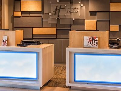 Express Us Highway 17 & I-526 By Ihg Charleston