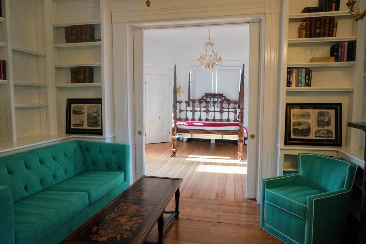 Bed & Breakfast 20 South Battery Charleston