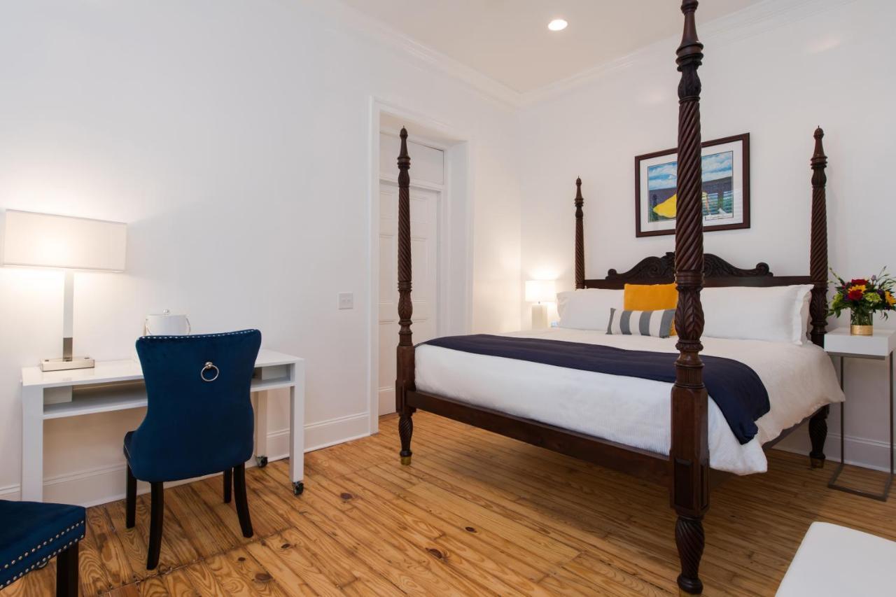 Bed & Breakfast 20 South Battery Charleston