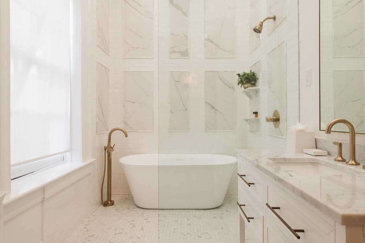 Bed & Breakfast 20 South Battery Charleston