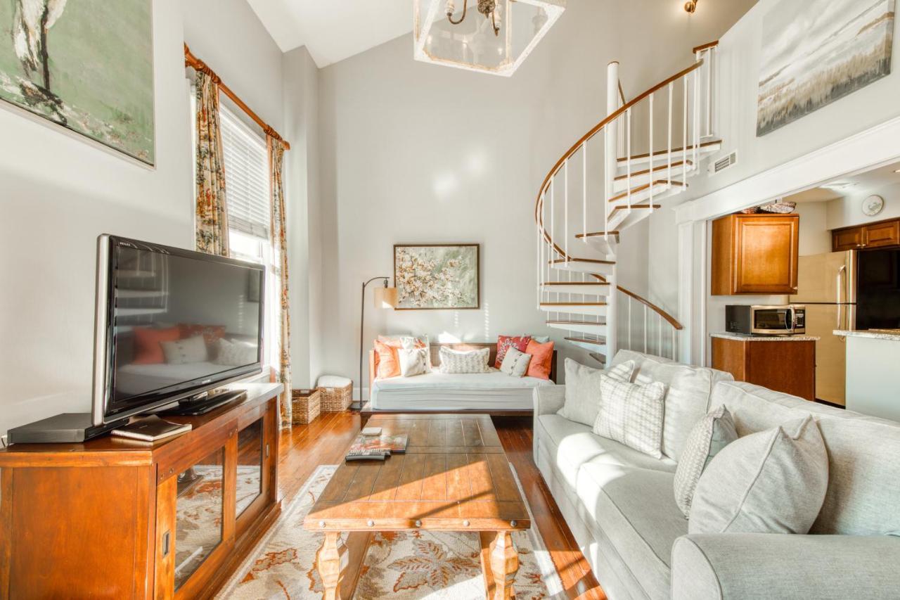 195 East Bay Apartment