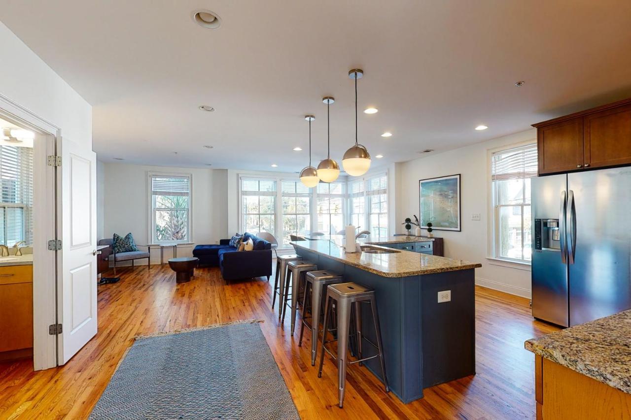 Contemporary In Perfect Location - 207 B St Philip Street Holiday home *