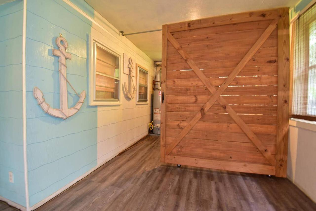 Hip Island House Holiday home *