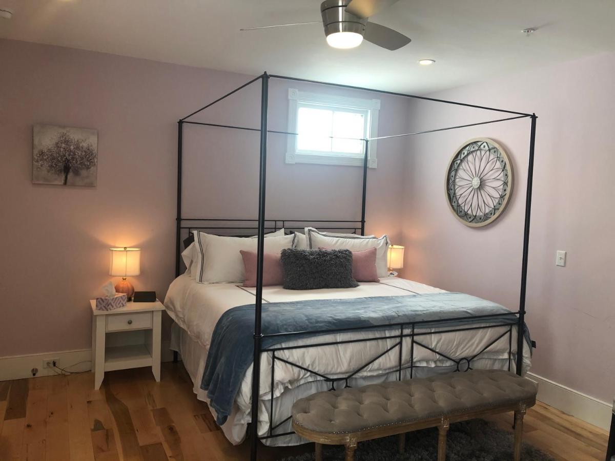 Luxurious Private In Downtown Apartment *