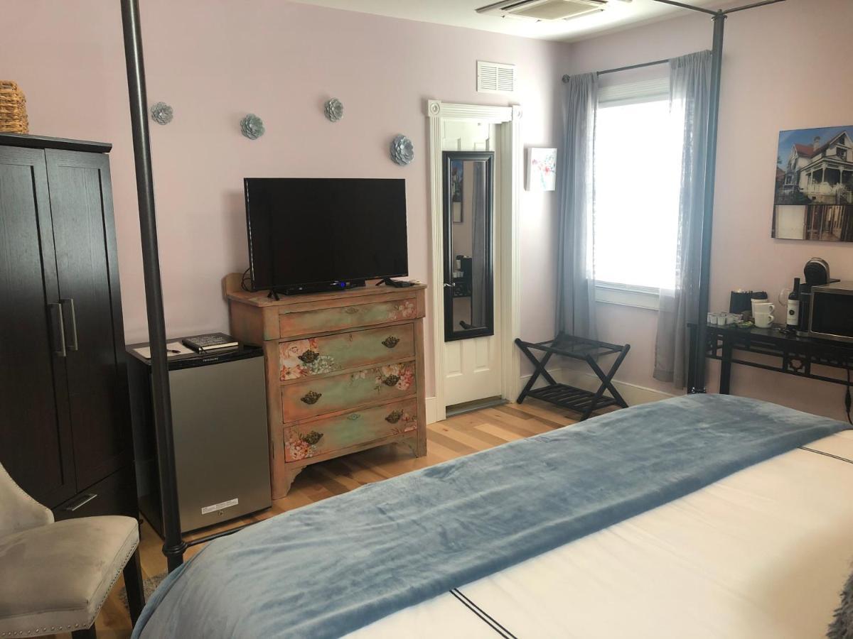 Luxurious Private In Downtown Apartment *
