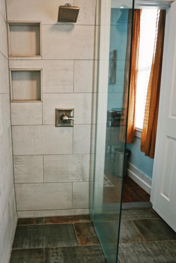 Luxurious Private In Downtown