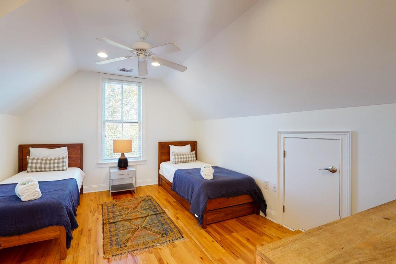 Contemporary In Perfect Location - 207 B St Philip Street Holiday home *