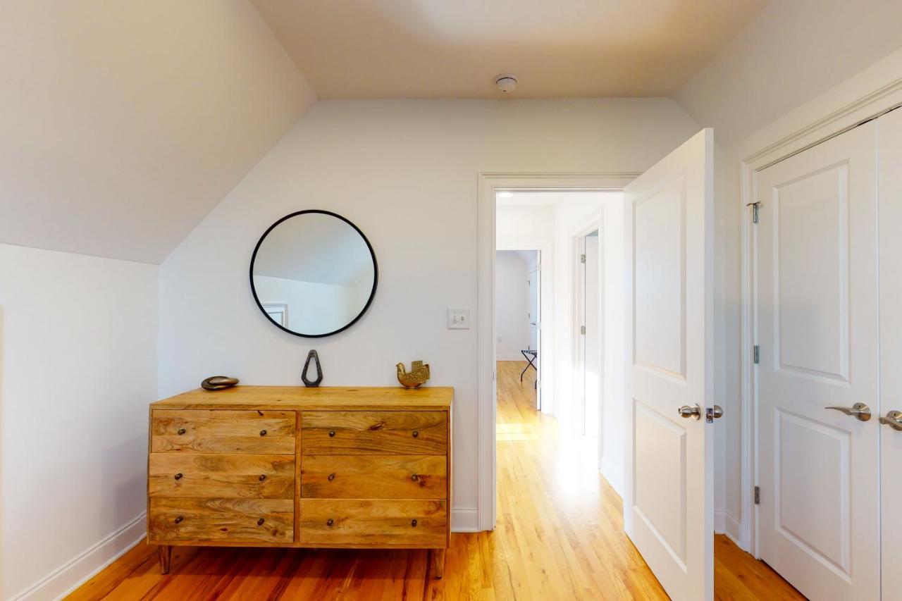 Contemporary In Perfect Location - 207 B St Philip Street