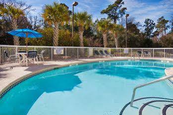 Express Us Highway 17 & I-526 By Ihg Hotel Charleston