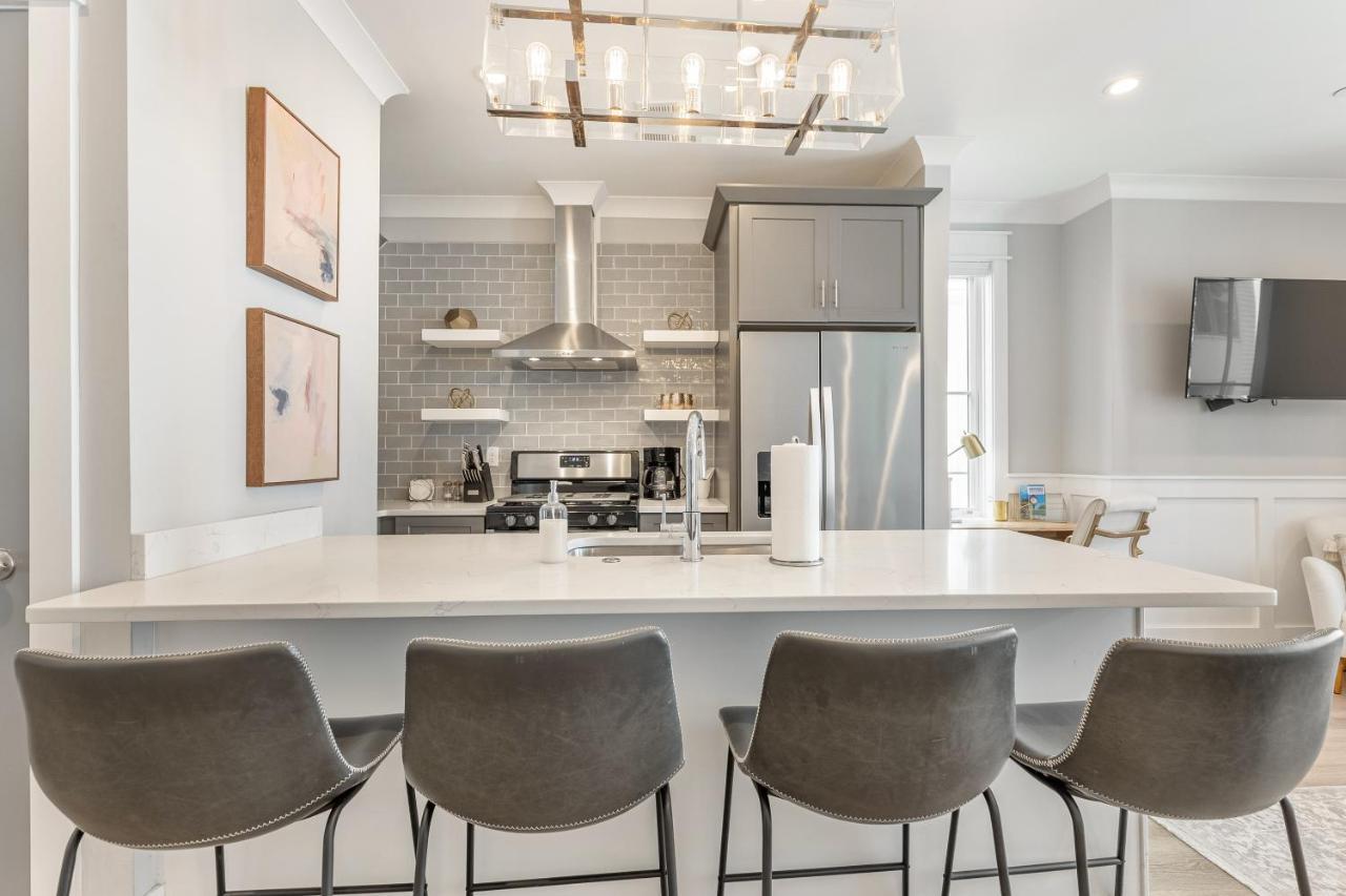 The Palm At 124 Spring *