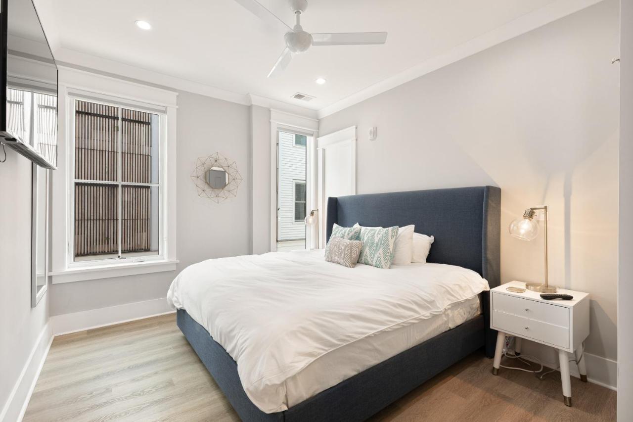 The Palm At 124 Spring *