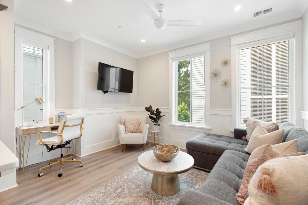 The Palm At 124 Spring Apartment *