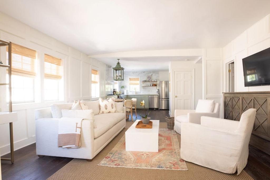 Apartment East 42 D *