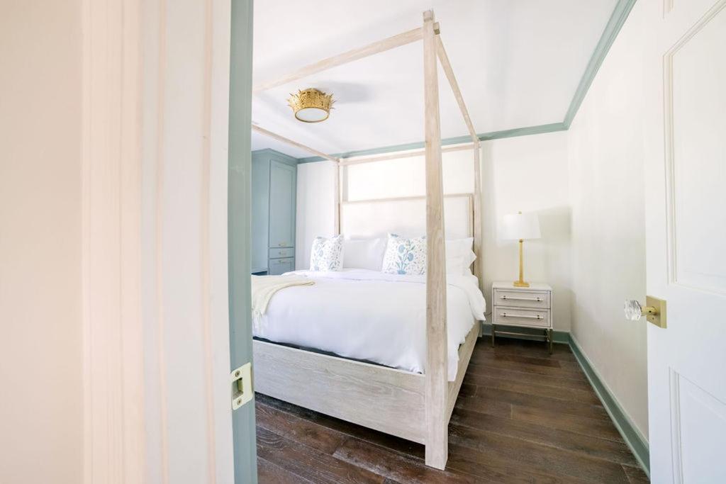 Apartment East 42 D Charleston