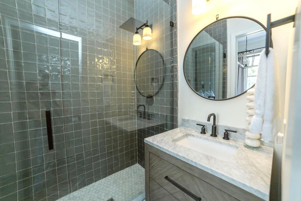 Apartment East 46 E Charleston